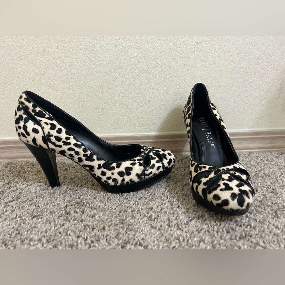 WHITE HOUSE BLACK MARKET Black White Calf Hair Pony Cutout Heels Pumps Size 8